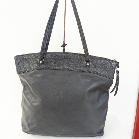 ❤️Coach Black Leather Circle Accent Tote - Picture 5 of 12